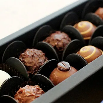 100ks Black Kraft Papier Čokoláda Dištančné Čokoládové Cukrovinky Zásobník Papiera Dezert Čokoláda Base Pečenie Balík pre Čokoláda