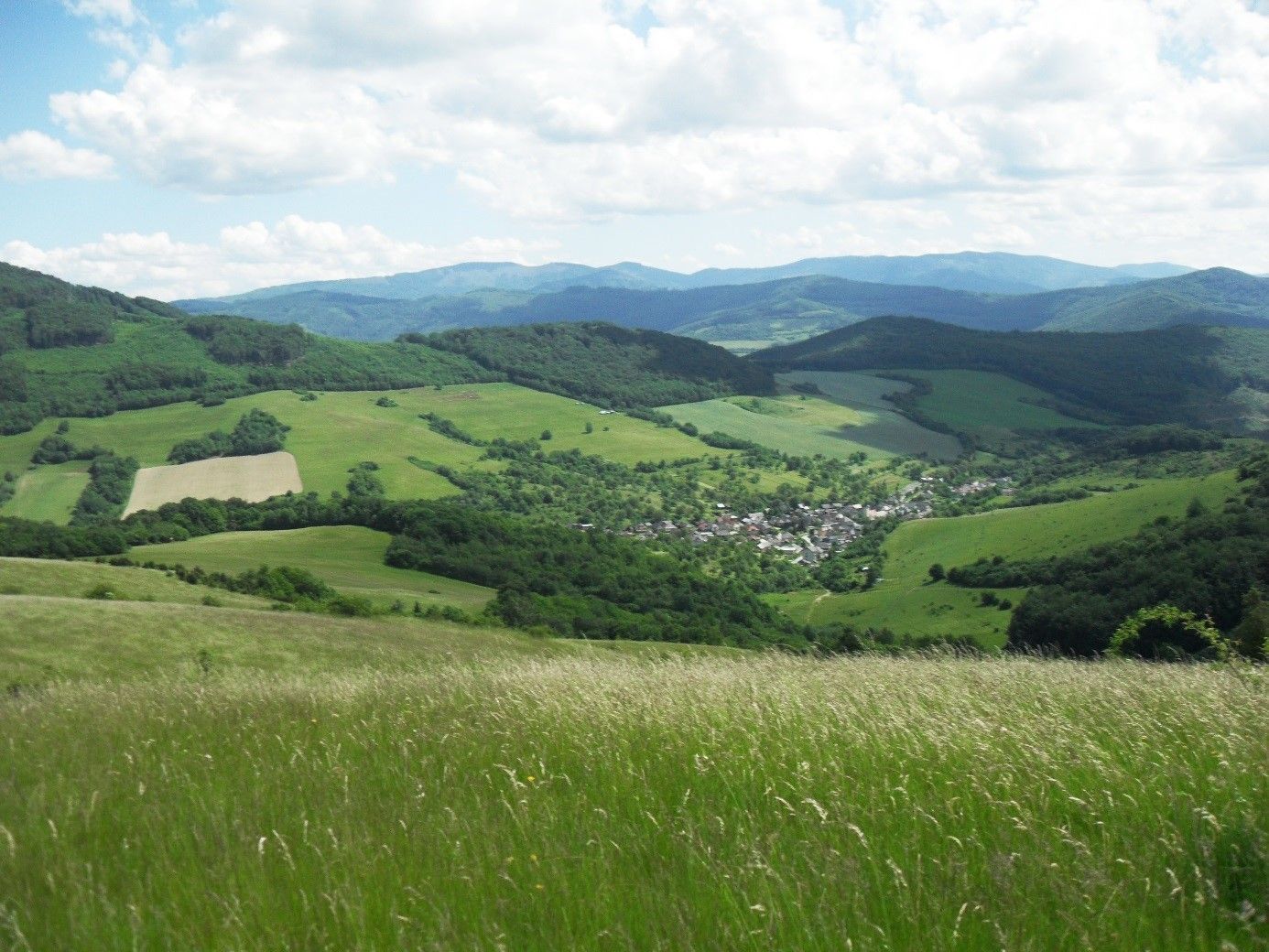 Pohľad na Kobeliarovo a Slovenské rudohorie